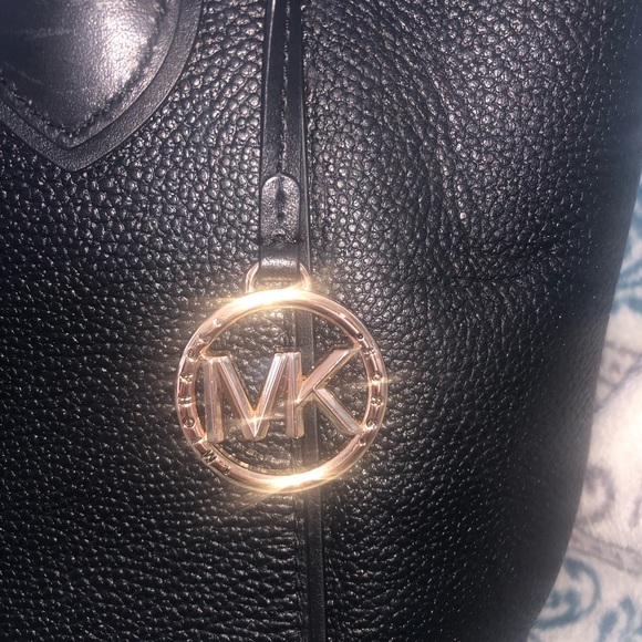 Michael kors tote - Picture 2 of 8